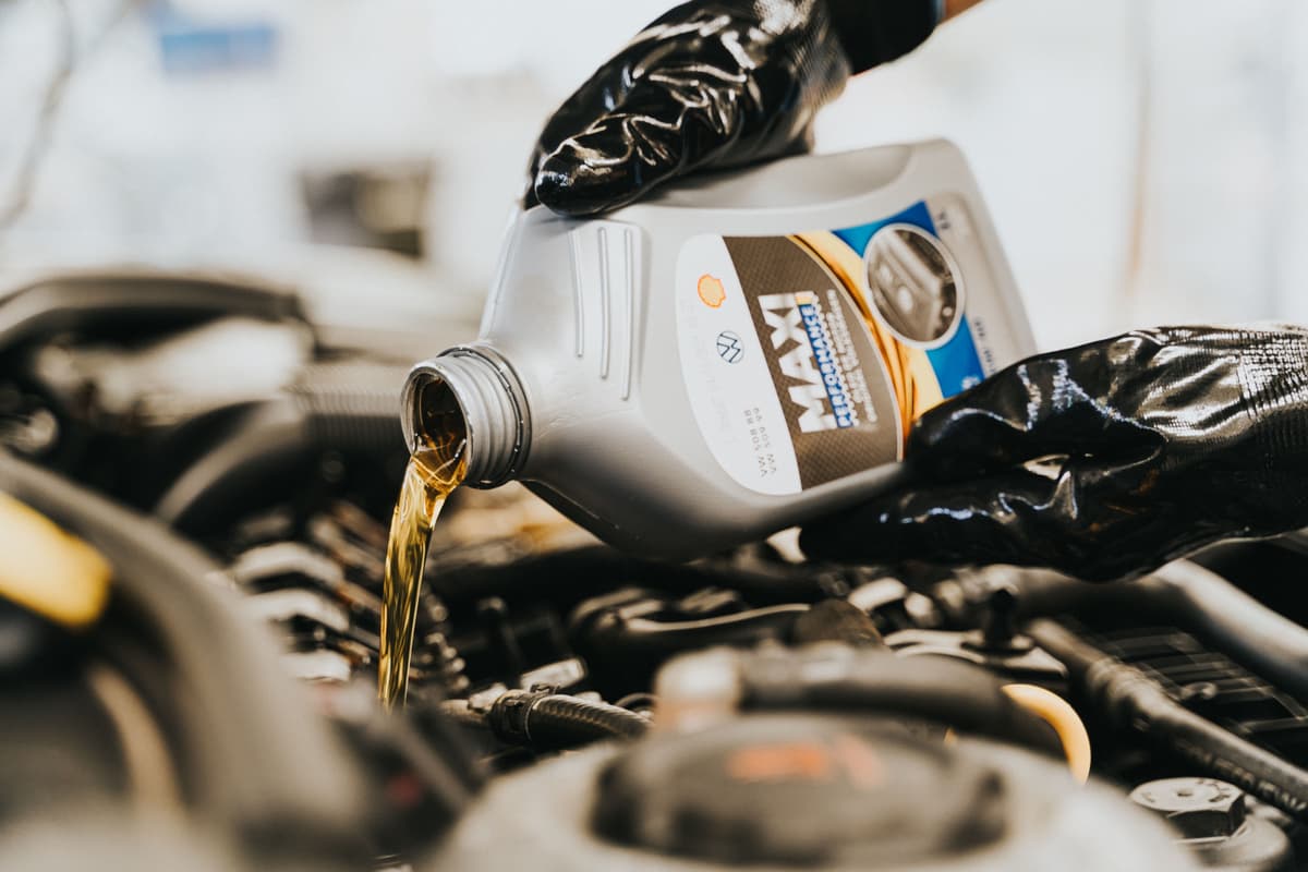 Thay Nhớt Máy Castrol Edge